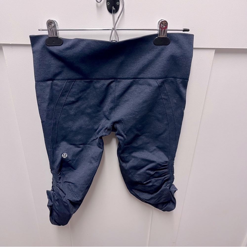 Lululemon In the flow navy capri leggings size 8
